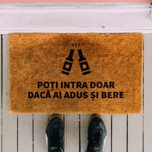 Covoras de intrare personalizat cu text, “Intra daca ai bere”, 60×40 cm